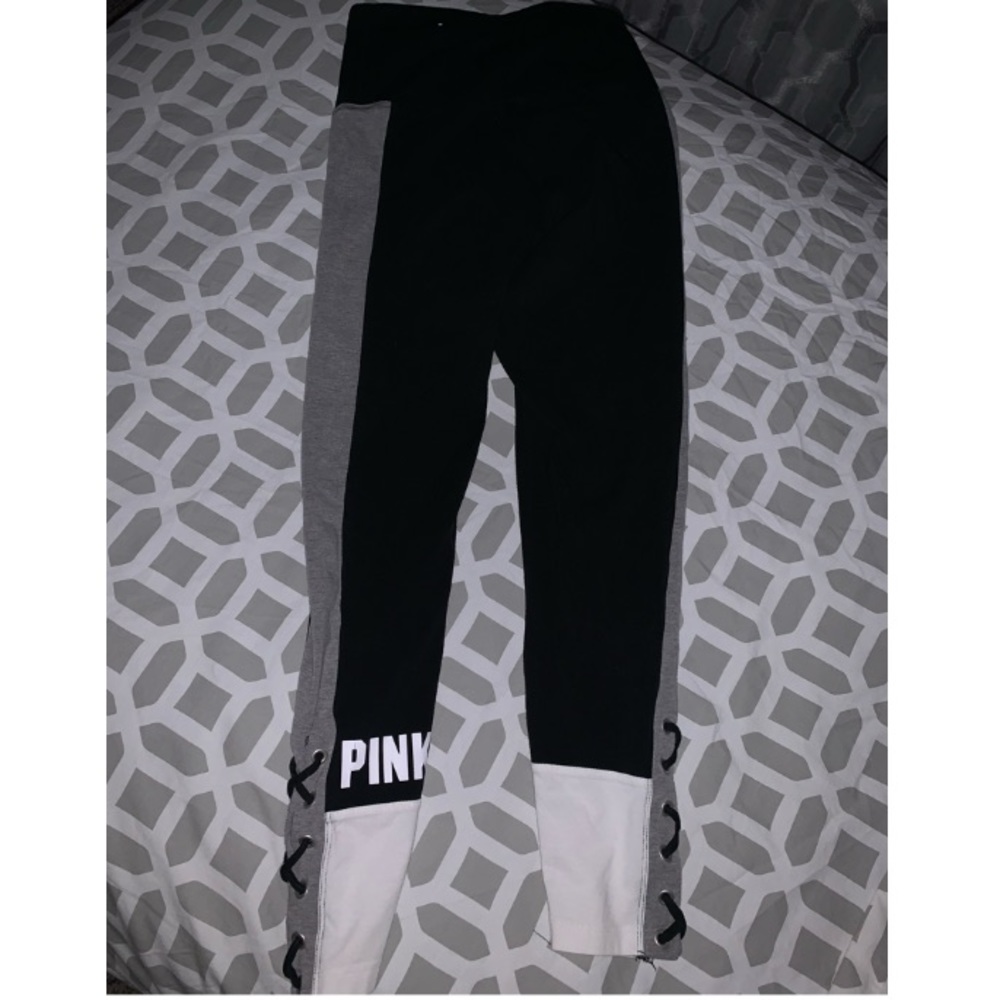 PINK cropped leggings